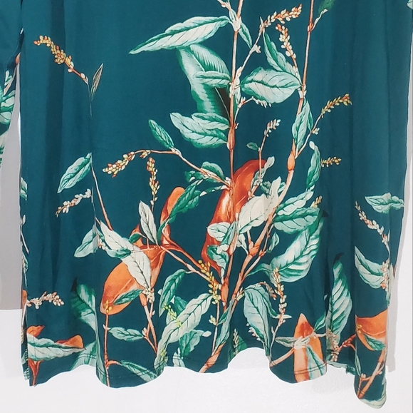 CHICO'S Womans Top Size Med (1) Botantical Print - Picture 4 of 7